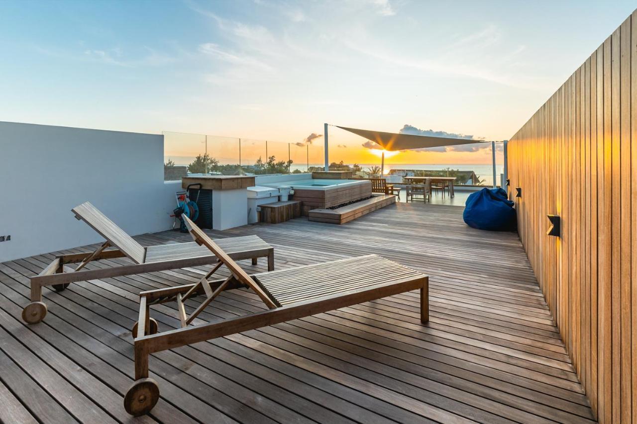Penthouse 13 - One Bay Residence With Private Rooftop Terrace And Dip In Pool Pereybere Beach Exterior foto