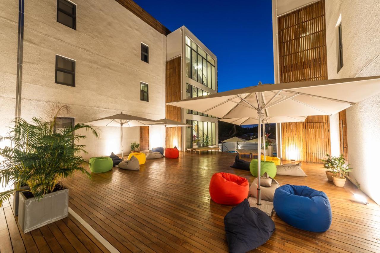 Penthouse 13 - One Bay Residence With Private Rooftop Terrace And Dip In Pool Pereybere Beach Exterior foto
